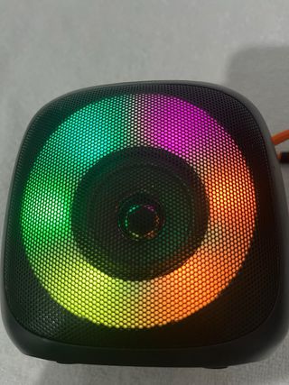 Altavoz Portátil NUEVO con Luces LED RGB y soporte