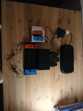 Nintendo Switch + Accesorios(3er mando aparte)