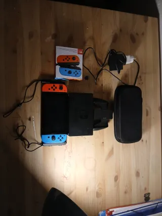 Nintendo Switch + Accesorios(3er mando aparte)