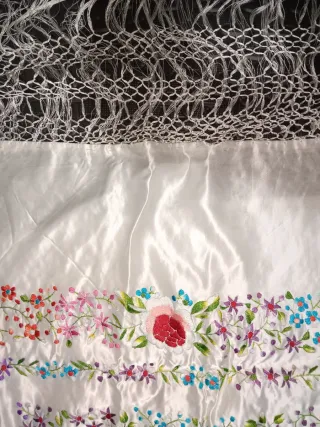 Elegante Manton de Manila.