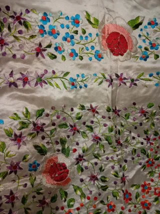 Elegante Manton de Manila.