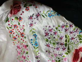 Elegante Manton de Manila.