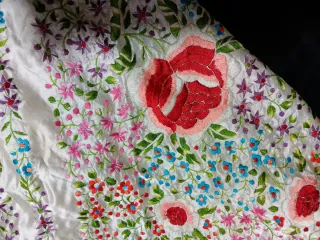 Elegante Manton de Manila.