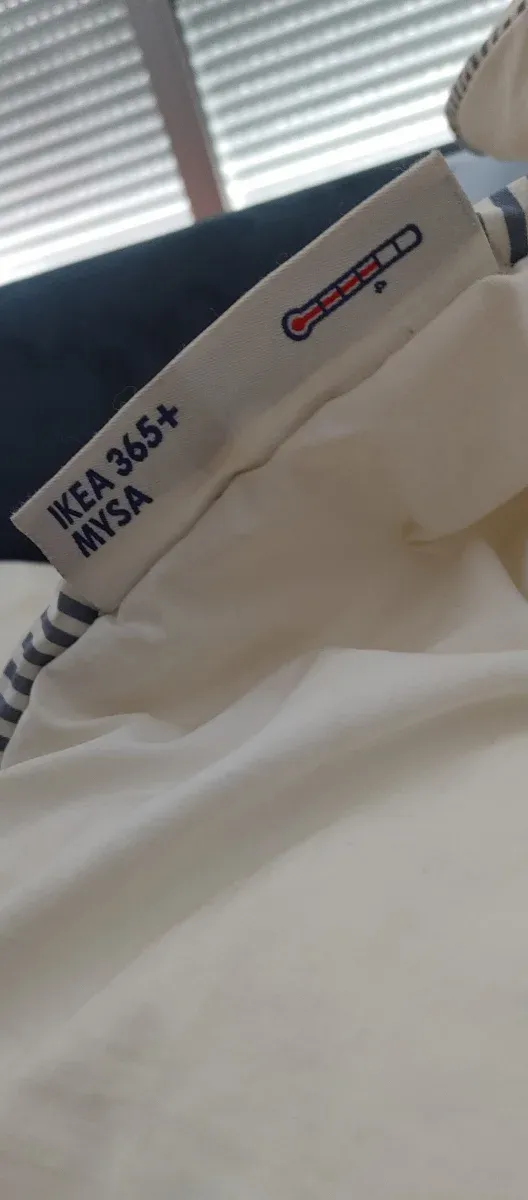 Edredom individual branco e cinza