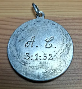 Medalla Virgen Desamparados Plata