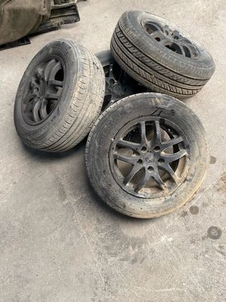 Llantas Kia Carnival