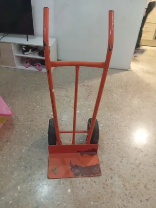 Carretilla naranja