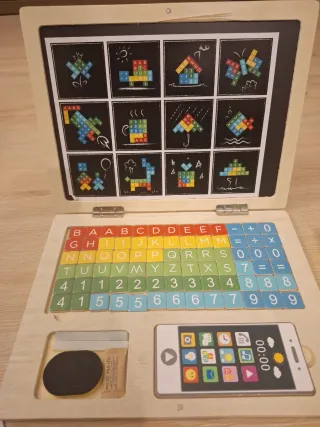 Portátil madera con móvil Lupilu