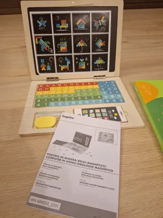 Portátil madera con móvil Lupilu