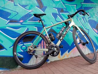 Bicicleta de carretera MMR de carbono