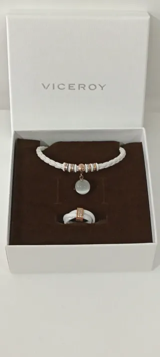 Conjunto Viceroy Pulsera y Anillo Blanco y Dorado