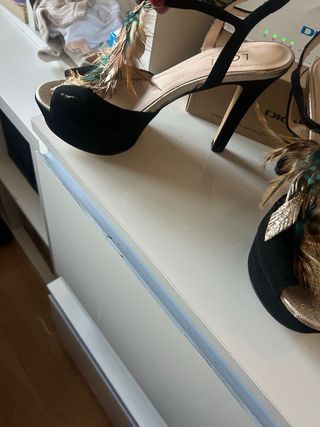 Zapatos de fiesta negros y dorados talla 38