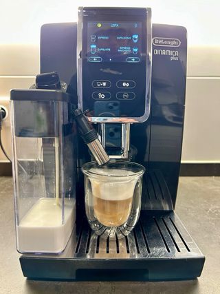 Cafetera Delonghi Dinamica Plus Lattecream