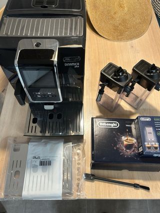 Cafetera Delonghi Dinamica Plus Lattecream