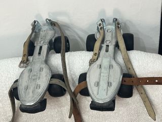 Patines de marca con frenos frontales (Auténticos)