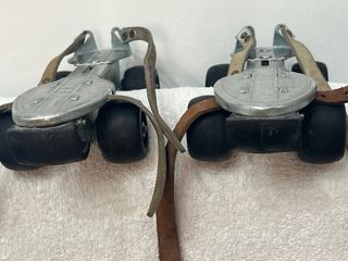 Patines de marca con frenos frontales (Auténticos)