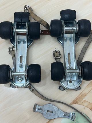 Patines de marca con frenos frontales (Auténticos)