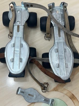 Patines de marca con frenos frontales (Auténticos)