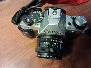 Cámara Canon AE-1 Analógica + Accesorios