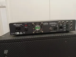 Ampeg PF-115HE Pantalla y Ampeg PF-800 Cabezal