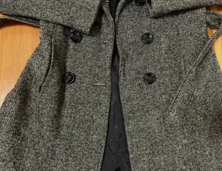 Abrigo gris espiga con cinturón