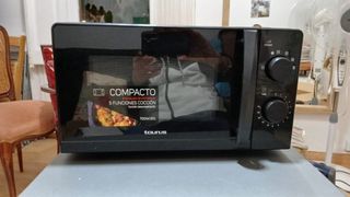 Microondas Taurus Compacto 700W 20L