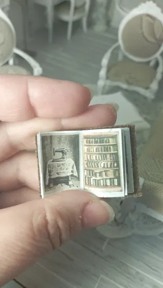 Libro aperto sartoria dollhouse 1:12