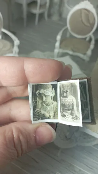 Libro aperto sartoria dollhouse 1:12