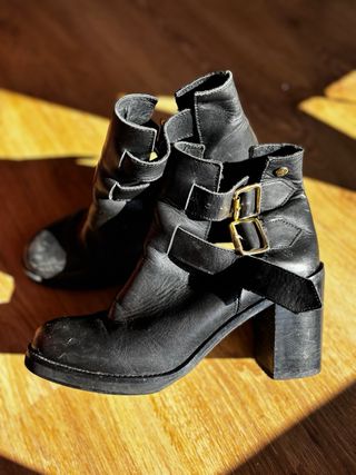 Botines negros tacón ancho hebillas