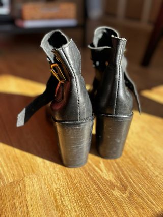 Botines negros tacón ancho hebillas