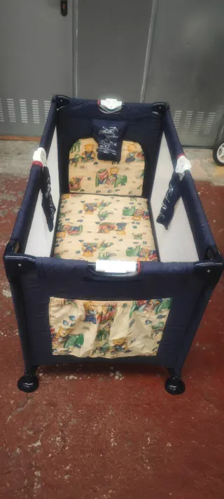 Cuna de viaje plegable