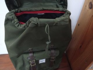 Mochila Herschel Little America nueva y sin usar