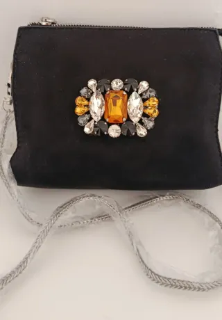 Bolso de fiesta negro con pedrería