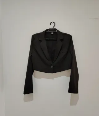Blazer crop negra