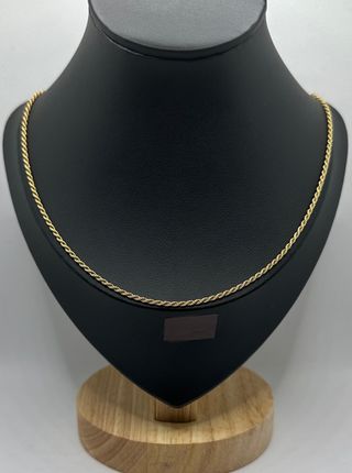 Cadena Salomónica de oro de 18K, 8.03 g, 61 cm.