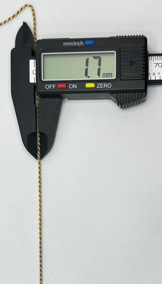 Cadena Salomónica de oro de 18K, 8.03 g, 61 cm.