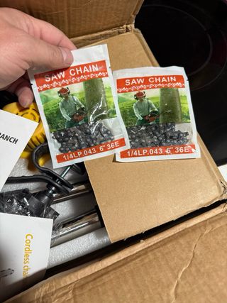 Motosierra eléctrica con palo extensible