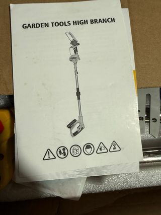 Motosierra eléctrica con palo extensible