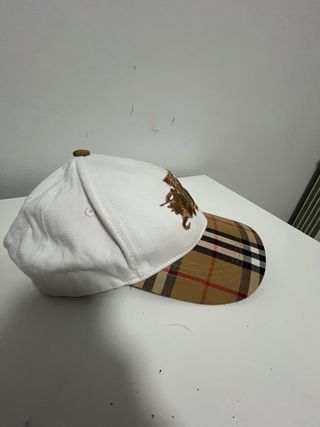Gorra Burberry Beige y Blanca