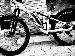 Bicicleta MTB Carbono Specialized 800km