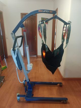 Grúa elevadora LIFTEX 150+ arnés