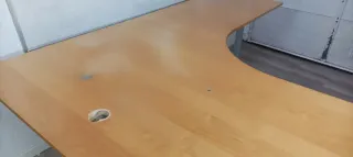 Mesa de despacho/ escritorio de madera. Ikea