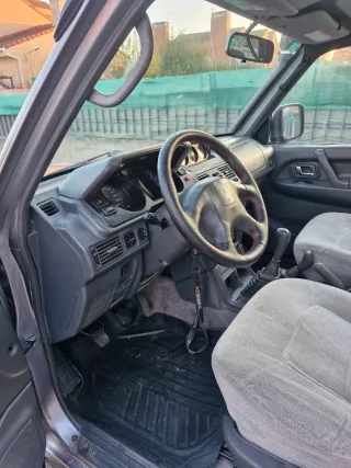 Mitsubishi Montero 2004