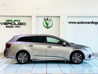 Toyota Avensis 2015