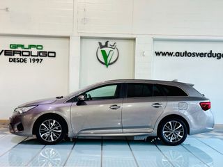 Toyota Avensis 2015