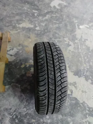 Rueda Mercedes Benz 205/60 R15