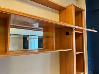 Librería salón 2.5m madera y cristal