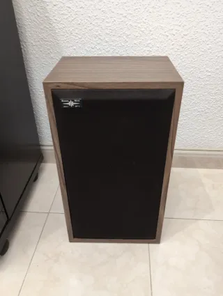 Tocadiscos Vintage con Mueble y Altavoces