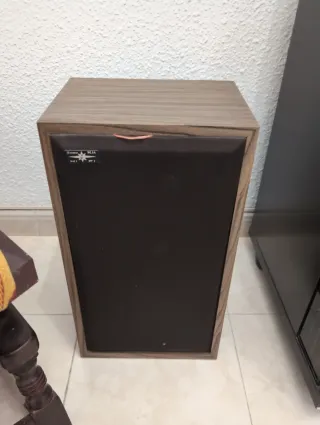 Tocadiscos Vintage con Mueble y Altavoces