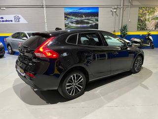 Volvo V40 D2 MOMENTUM 2019